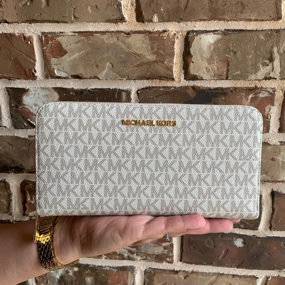 New Michael Kors Large Jet Set Wallet